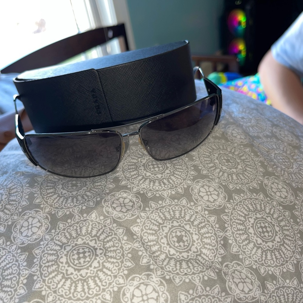 Prada sunglasses only wore a dew times